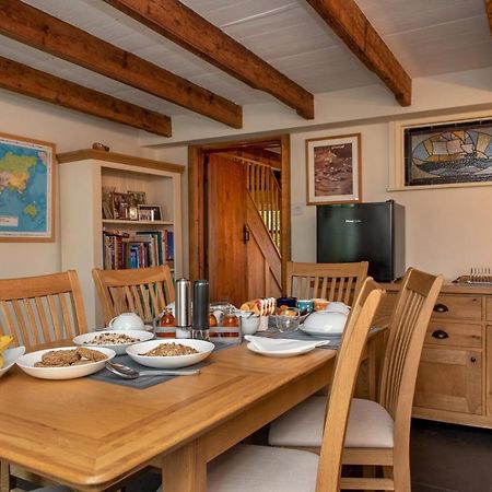 The White Cottage B&B Saint Teath Esterno foto