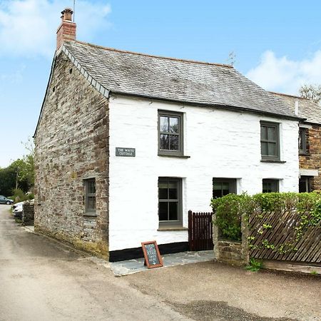 The White Cottage B&B Saint Teath Esterno foto