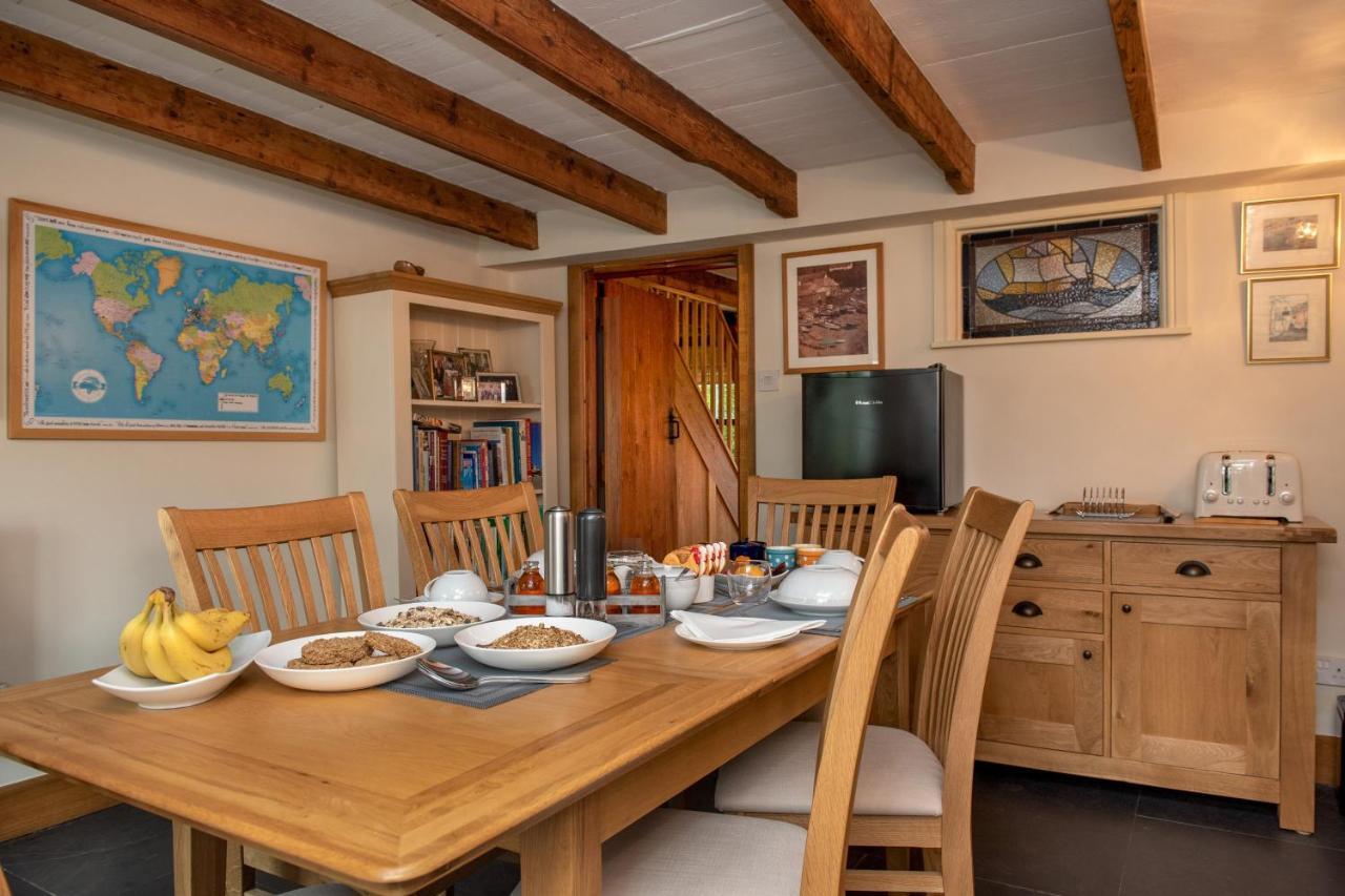The White Cottage B&B Saint Teath Esterno foto