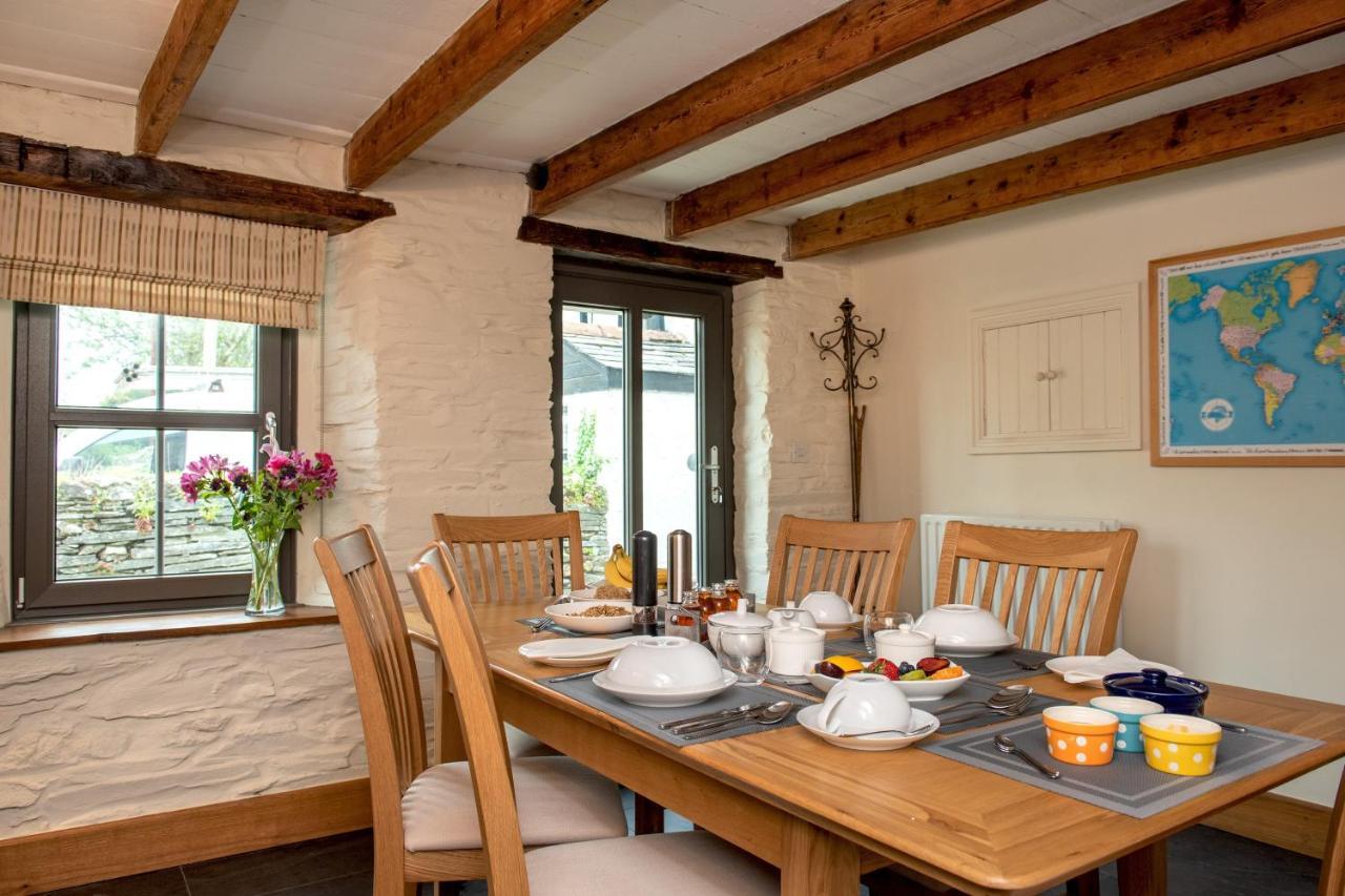 The White Cottage B&B Saint Teath Esterno foto