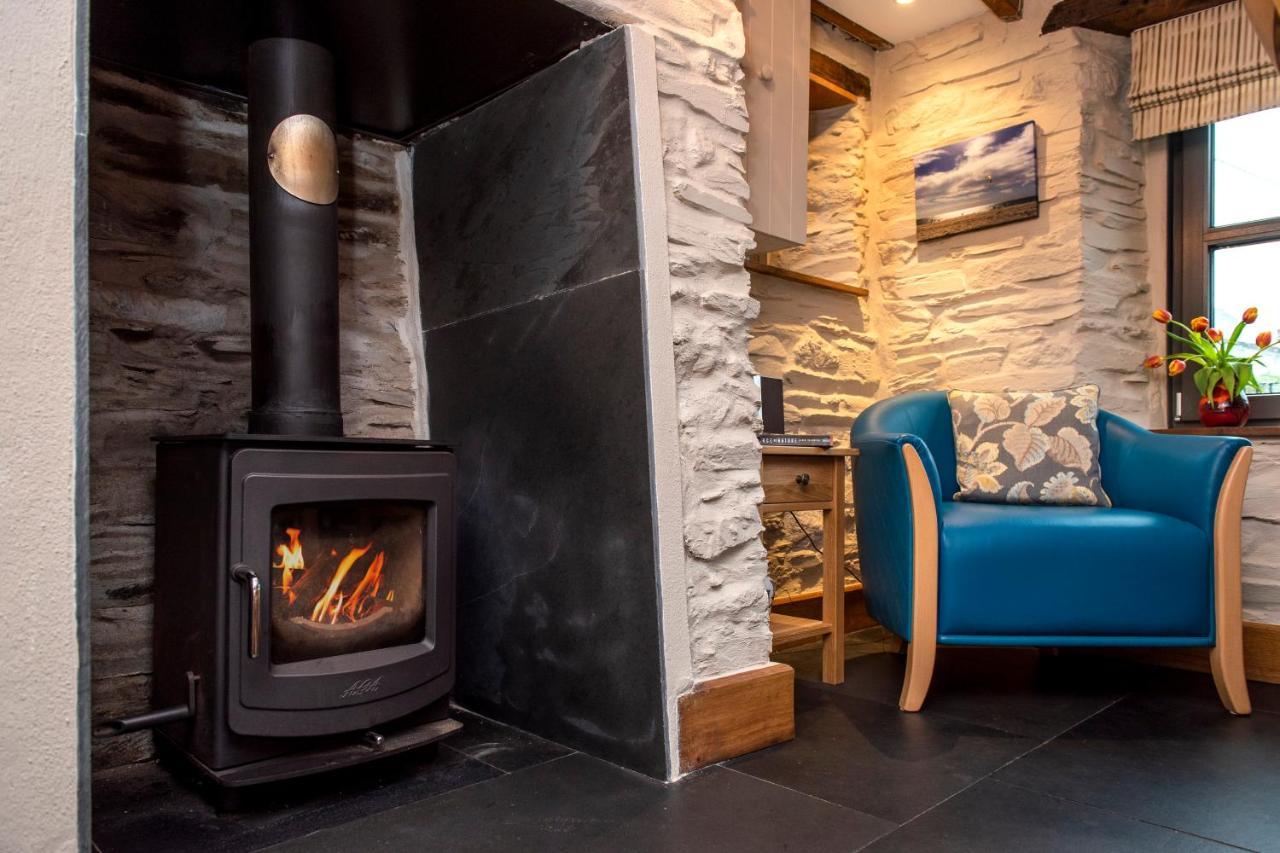 The White Cottage B&B Saint Teath Esterno foto